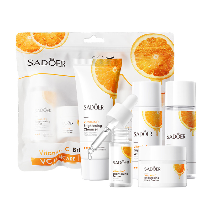 Set Viaje Sadoer Vitamina C 5 Piezas Ilumina Y Aclara E Hidrata